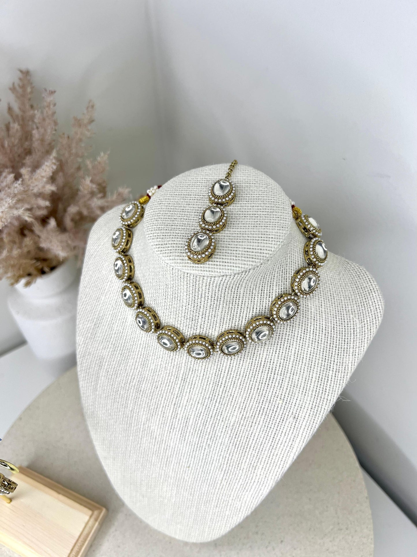 Lajjo Necklace / Choker